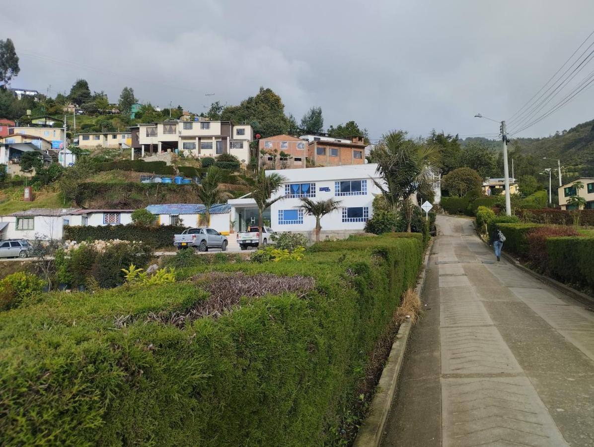 Hotel Colina Los Robles Gachancipa Kültér fotó